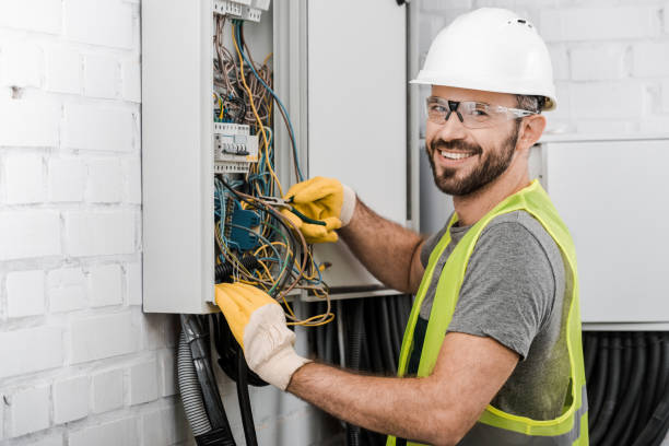 Best Affordable Emergency Electrician  in Cedar Falls, IA